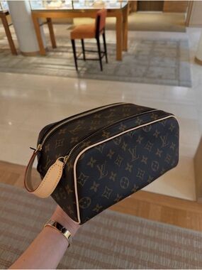 Louis Vuitton Monogram Toiletry Pouch with Natural Vachetta Trim